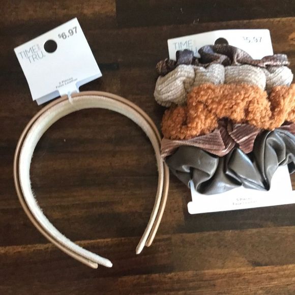 Time and Tru Accessories - 7 piece hair accessory bundle 2 headbands 5 scrunchies brown